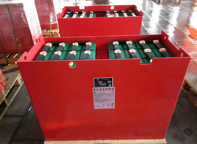 駱駝叉車(chē)蓄電池